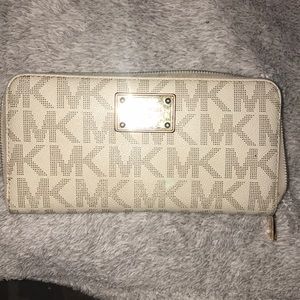 Michael Kors Jet Set Wallet